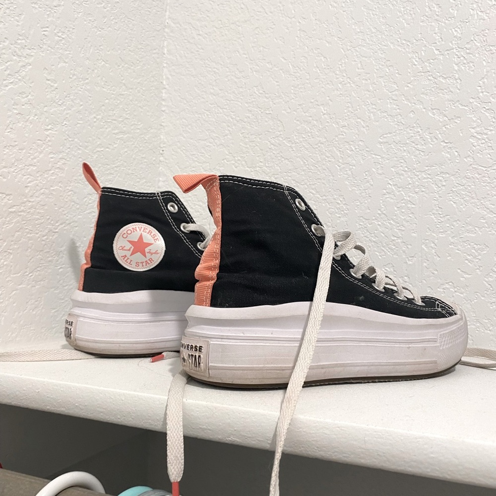Platform converse!🖤💗